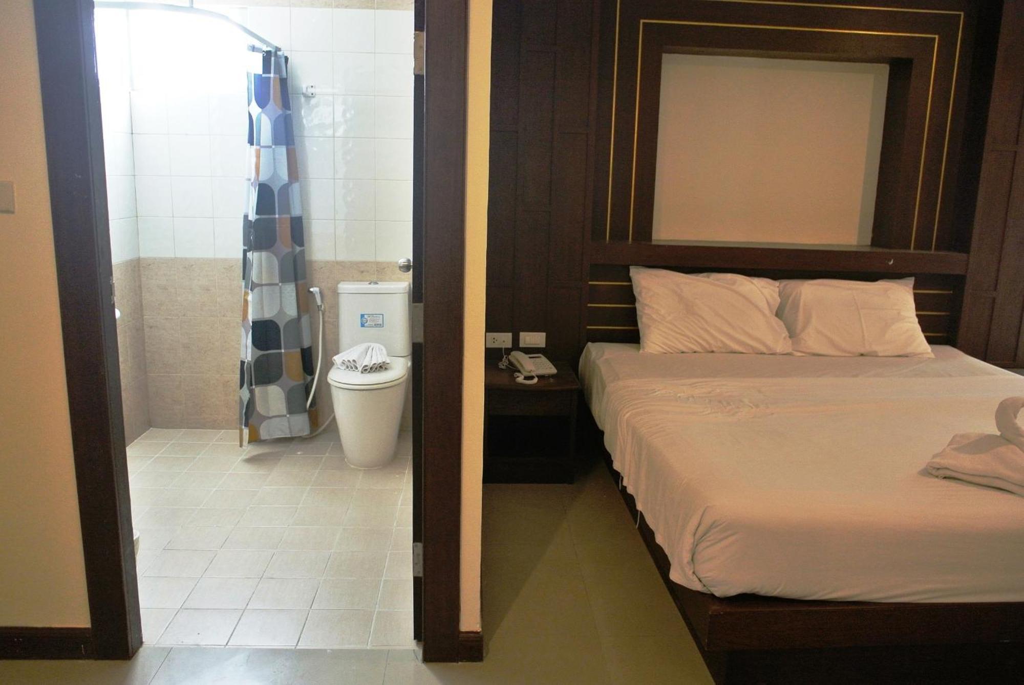 Sharaya Patong Hotel Esterno foto
