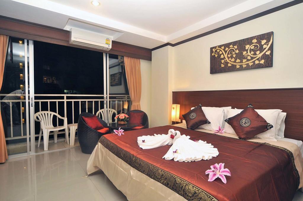 Sharaya Patong Hotel Esterno foto