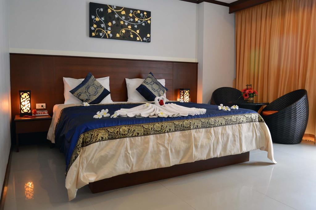Sharaya Patong Hotel Esterno foto