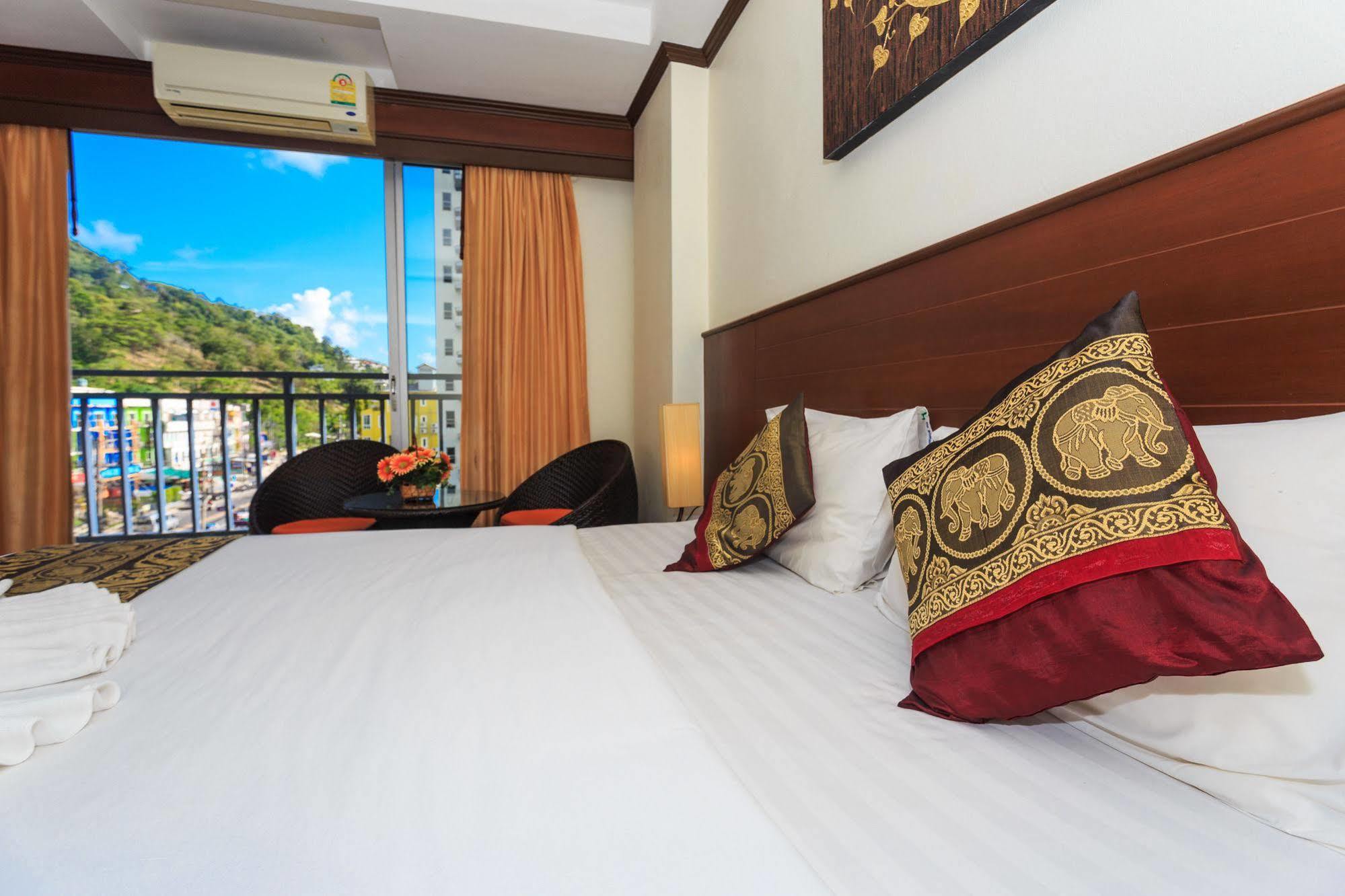 Sharaya Patong Hotel Esterno foto