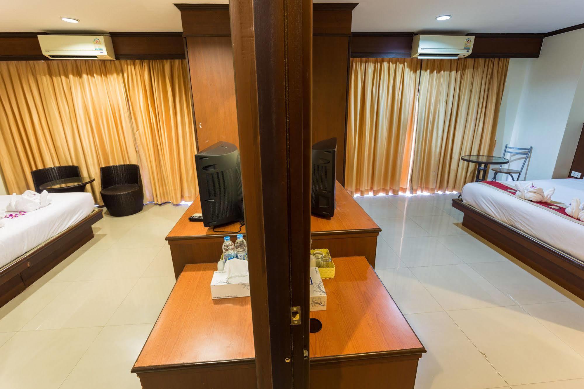 Sharaya Patong Hotel Esterno foto