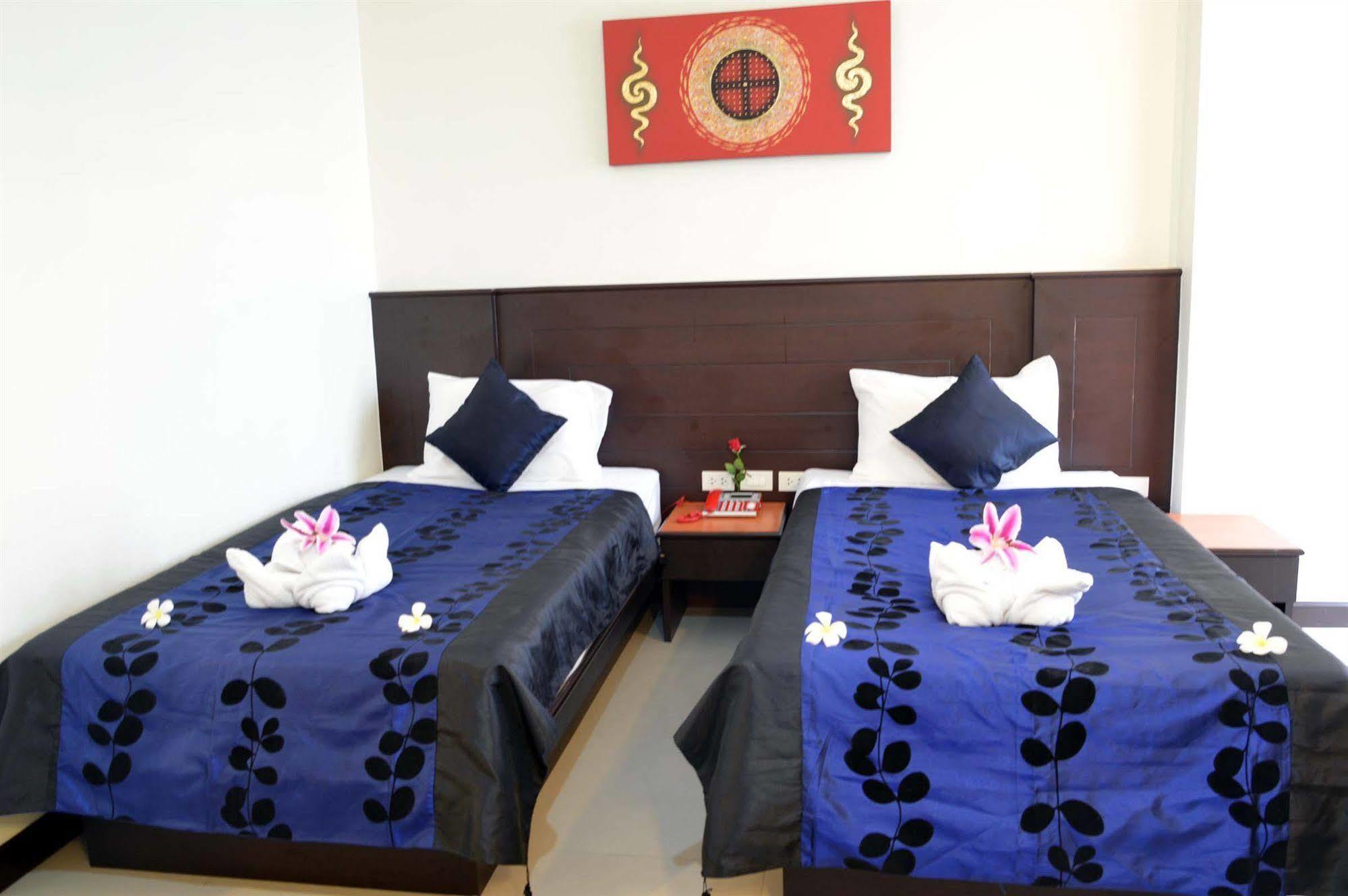 Sharaya Patong Hotel Esterno foto
